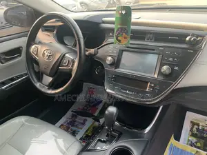 Toyota Avalon XLE FWDSedan (3.6L 6cyl 6A) 2016 Silver