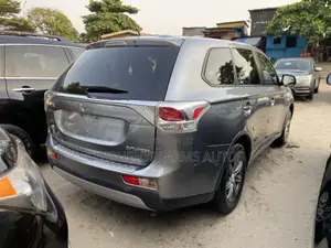 Mitsubishi Outlander 2015 Gray