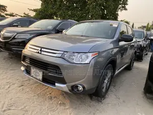 Mitsubishi Outlander 2015 Gray