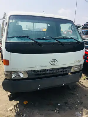 Foreign Used Toyota Dyna 300, With 3rz Injector Engine