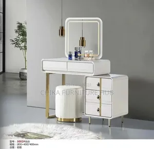 Dressing Mirrow With Chair