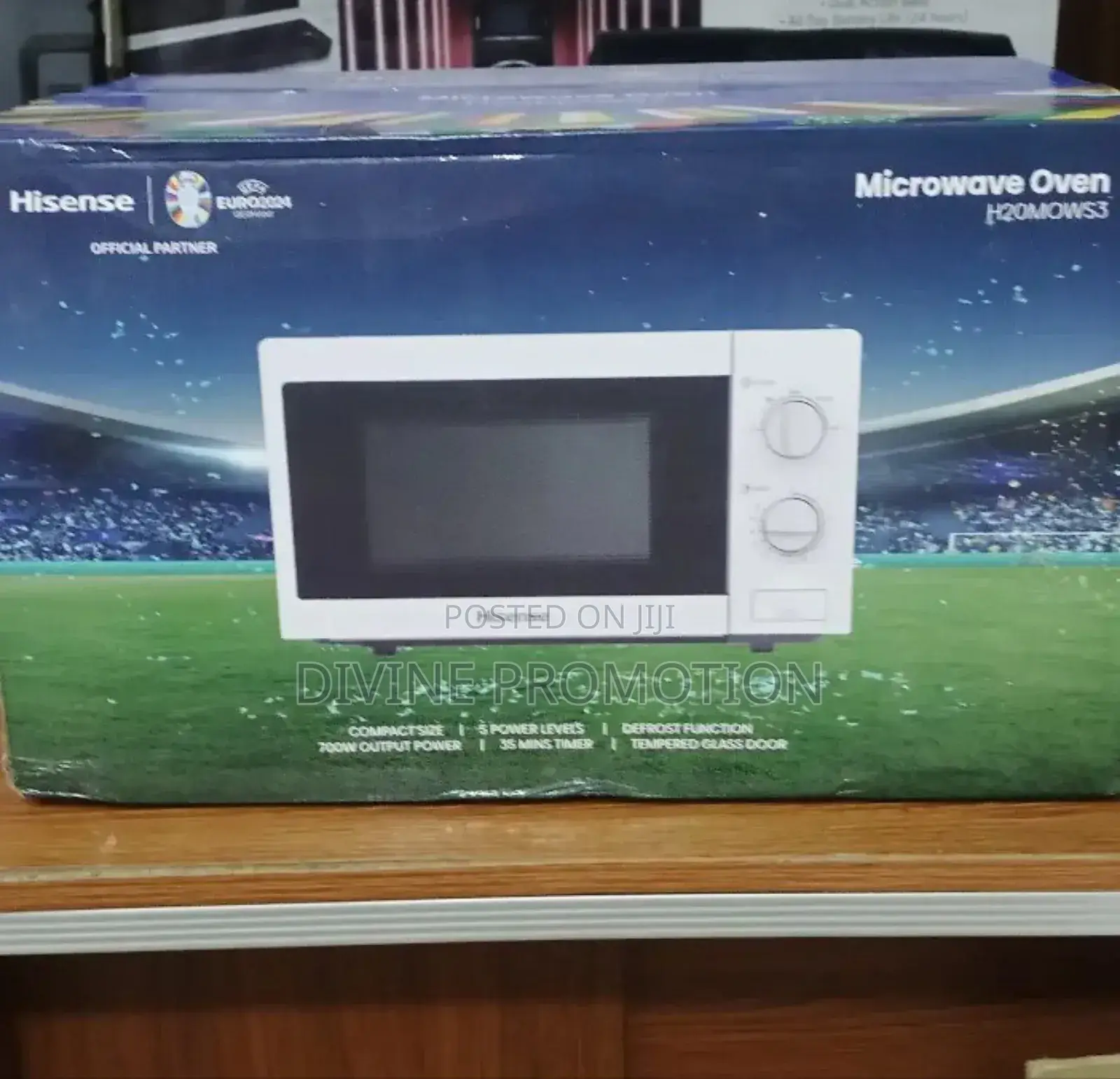 20 Liters Hisense Microwave, White Color.