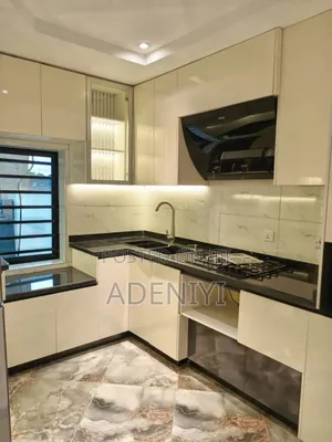 Kitchen Cabinet (Hdf High Gloss Finished)