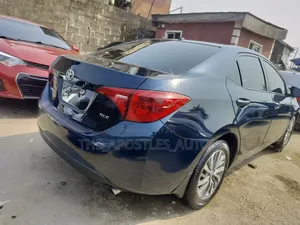 Toyota Corolla 2017 Blue