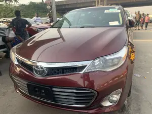 Toyota Avalon XLE Premium 4dr Sedan (3.5L 6cyl 6A) 2015 Red