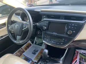 Toyota Avalon XLE Premium 4dr Sedan (3.5L 6cyl 6A) 2015 Red