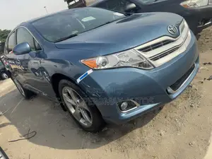 Toyota Venza AWD 2010 Blue