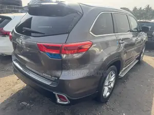 Toyota Highlander 2018 Gray