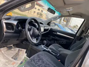 Toyota Hilux SR5 4x4 2017 Gray