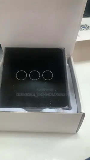 Photo - Myq Black 3gang Wifi Smart Light Touch Switch N + L Wire
