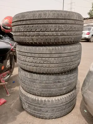 235/50r19 Tokunbo Tire for GLK350