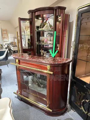 Wine Bar / Cabinet