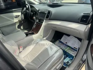 Toyota Venza V6 AWD 2010 Gray