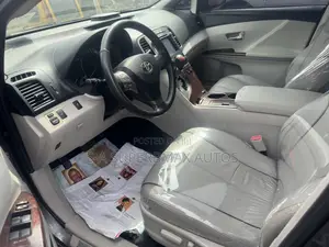 Toyota Venza V6 AWD 2010 Gray