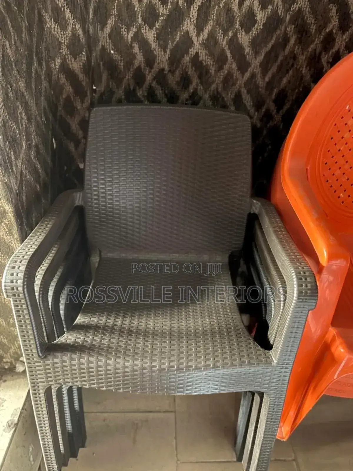Chic Chairs / Long-Lasting Chairs