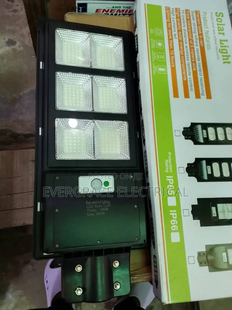 300w Solar Streetlight