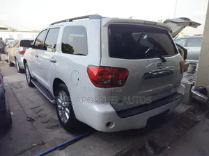 Toyota Sequoia 2010 White