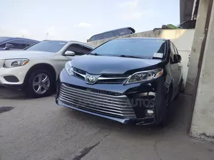 Toyota Sienna Limited (3.5L 6cyl 8A) 2018 Black