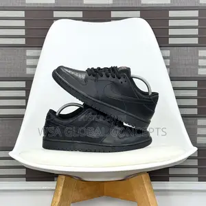 Nike Sb Dunk Low Pro ISO Orange Label Triple Black