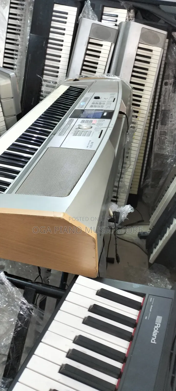 Yamaha DGX-505 88-Keys Portable Digital Keyboard