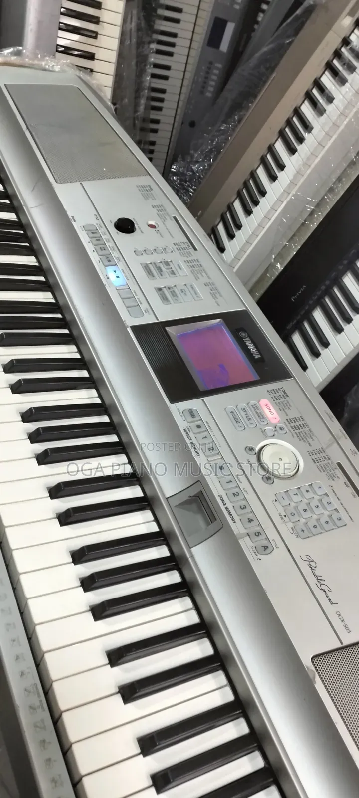 Yamaha DGX-505 88-Keys Portable Digital Keyboard