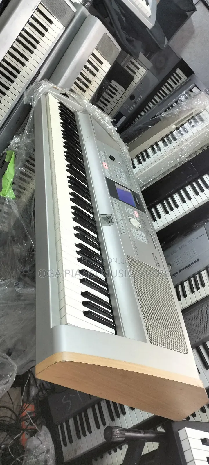 Yamaha DGX-505 88-Keys Portable Digital Keyboard