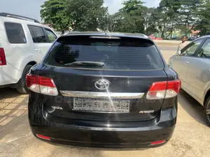 Toyota Avensis 2014 Black
