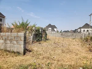 500sqm Land, Corner Piece in a Habitable Estate
