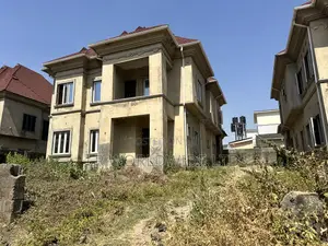 4bdrm Duplex in Lugbe District for sale