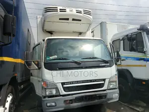 Mitsubish Canter Cooling Truck