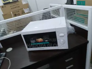 Space-Saving Hisense 20L Microwave