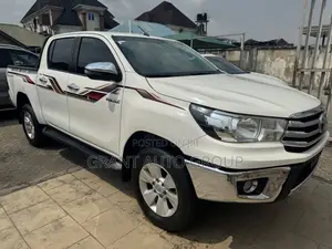 Toyota Hilux SR5 4x4 2019 White