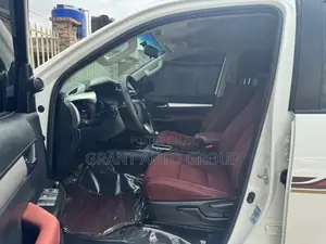 Toyota Hilux SR5 4x4 2019 White