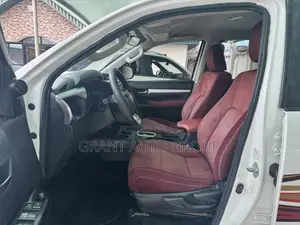 Toyota Hilux 2020 White