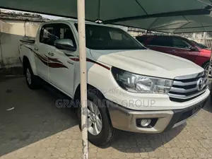 Toyota Hilux 2020 White