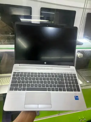 Laptop HP 250 G10 16GB Intel Core i7 SSD 256GB