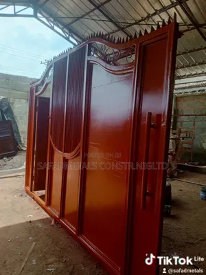 Arc Sliding Gate