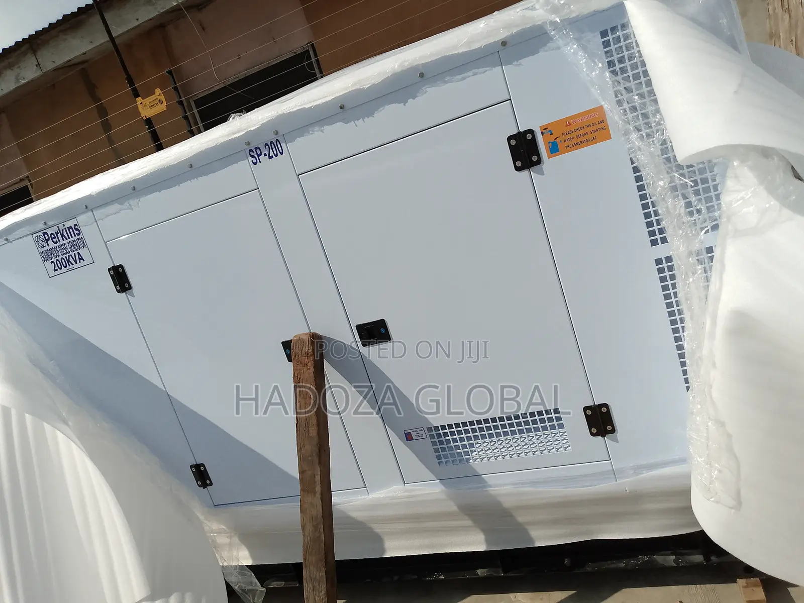 Silent-Running 200kva Soundproof Perkins Generator
