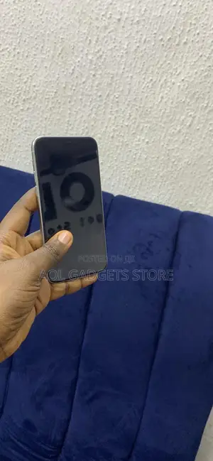 Photo - Apple iPhone 11 Pro 64 GB Silver