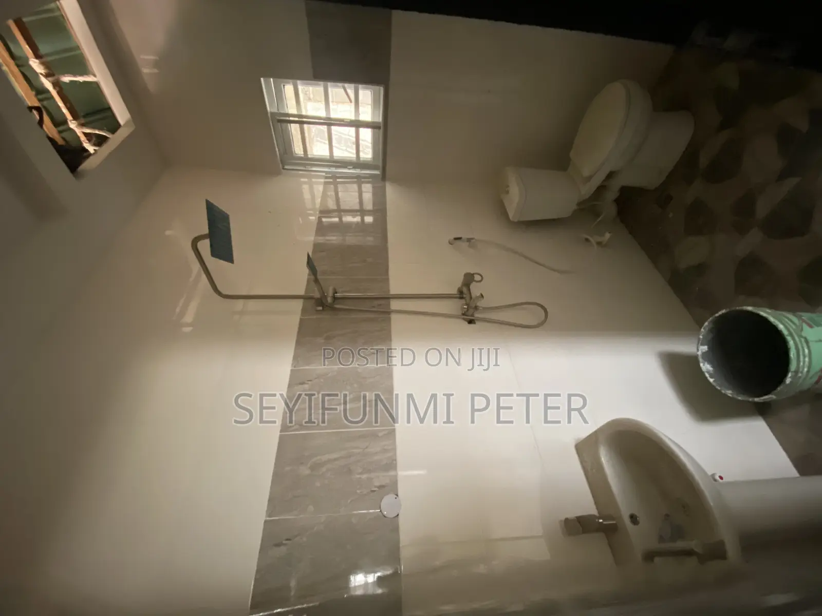 Furnished 4bdrm Duplex in Waterfront Estate for sale