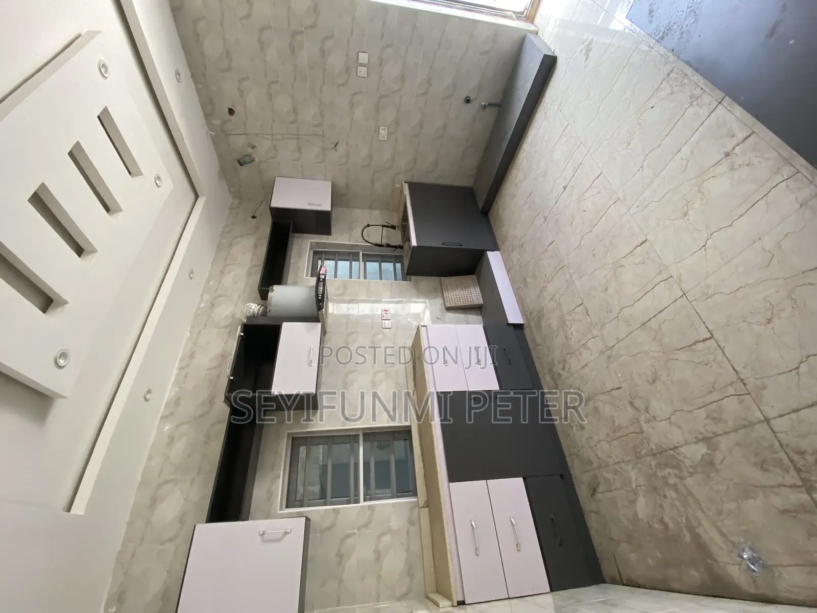 Furnished 4bdrm Duplex in Waterfront Estate for sale