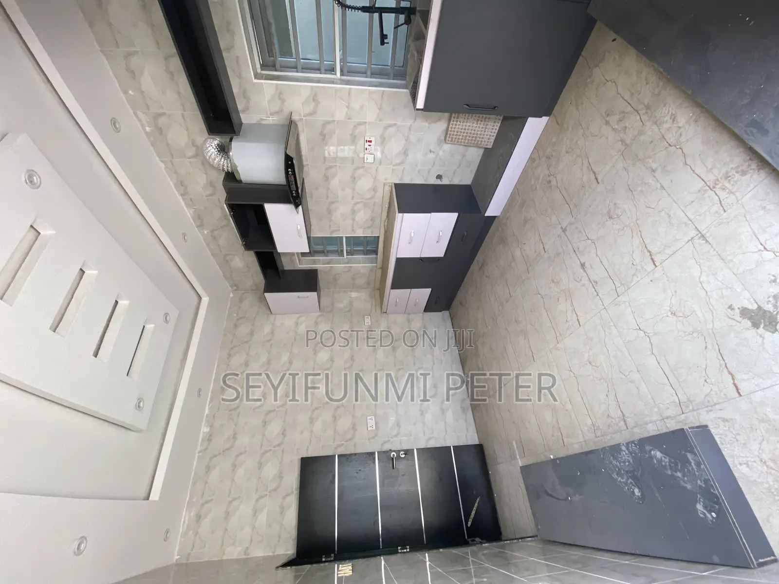 Furnished 4bdrm Duplex in Waterfront Estate for sale