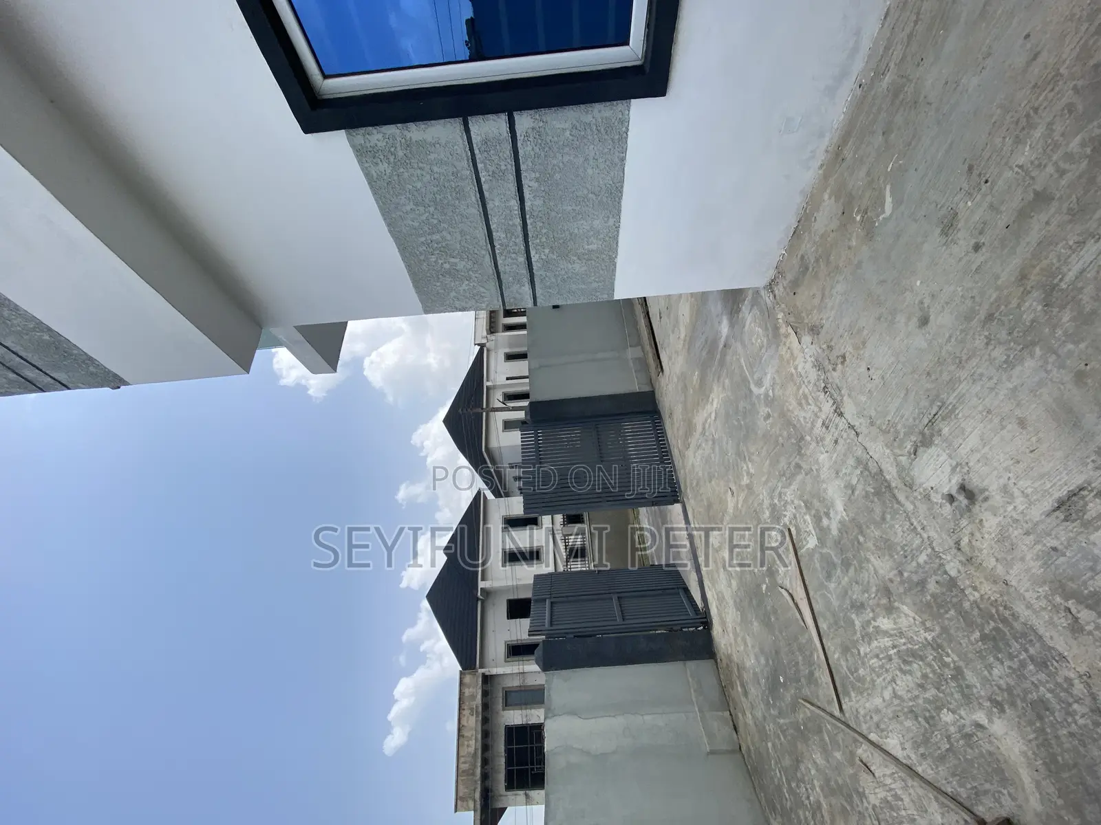 Furnished 4bdrm Duplex in Waterfront Estate for sale