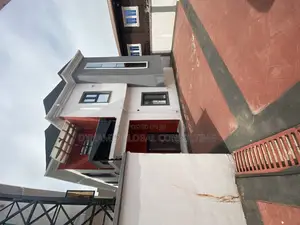 Furnished 5bdrm Duplex in Waterfront Estate for sale