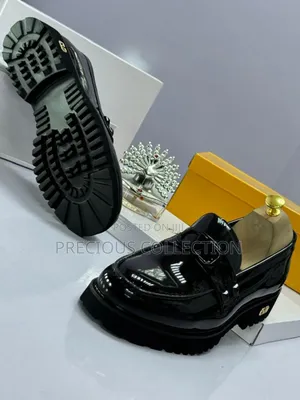 Men's Valentino Glossy Leather Cooperate Shoe