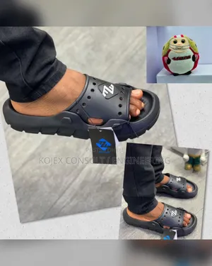 Comfy Will Cozy Slides Available as Seen
