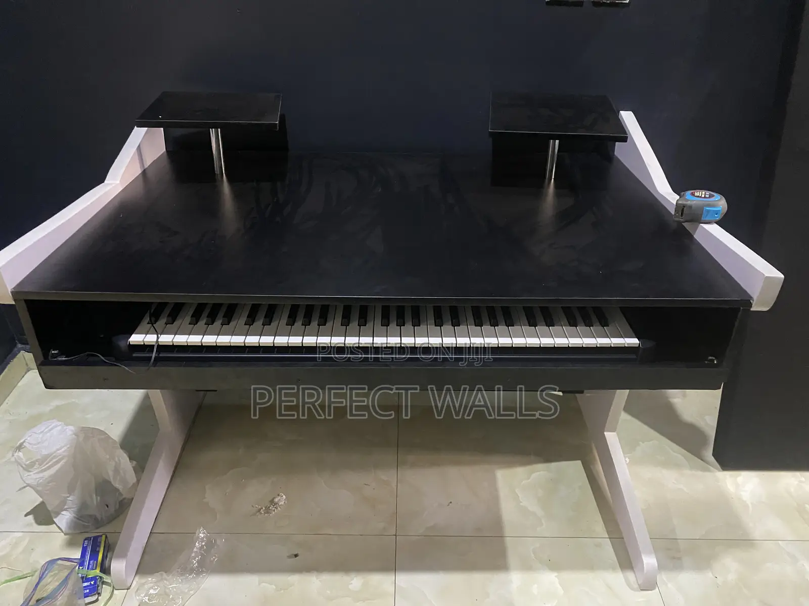 Studio Table