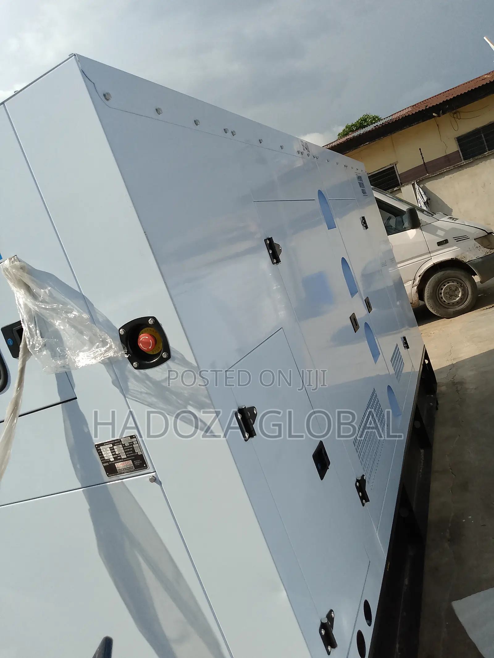 User-Friendly 400kva Soundproof Perkins Generator