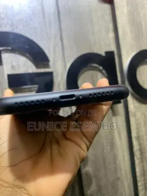 Apple iPhone XR 64 GB Black