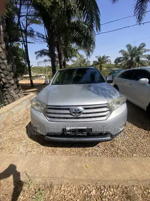 Toyota Highlander SE 2010 Silver